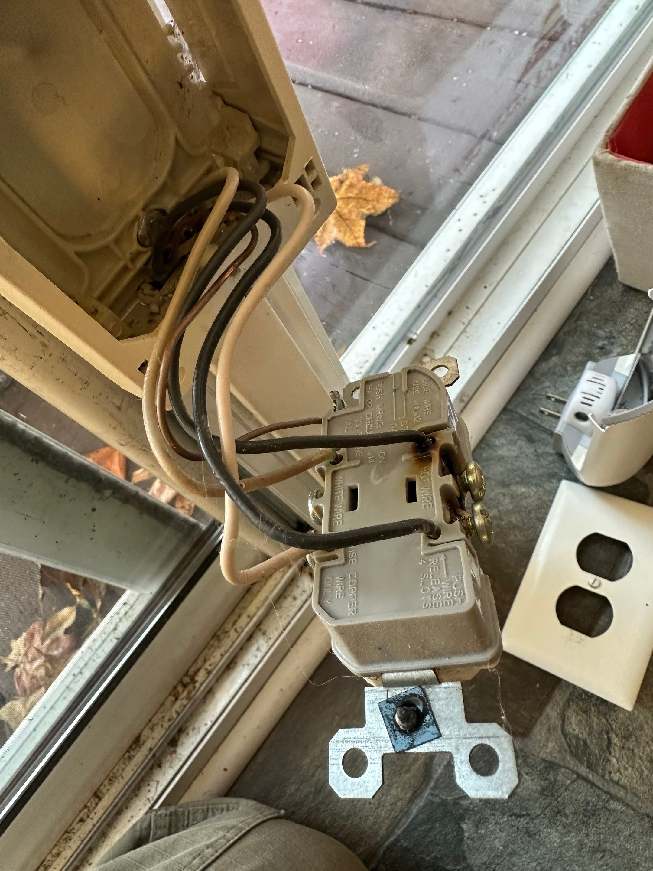 Outlet repair near Kimberly, Alabama